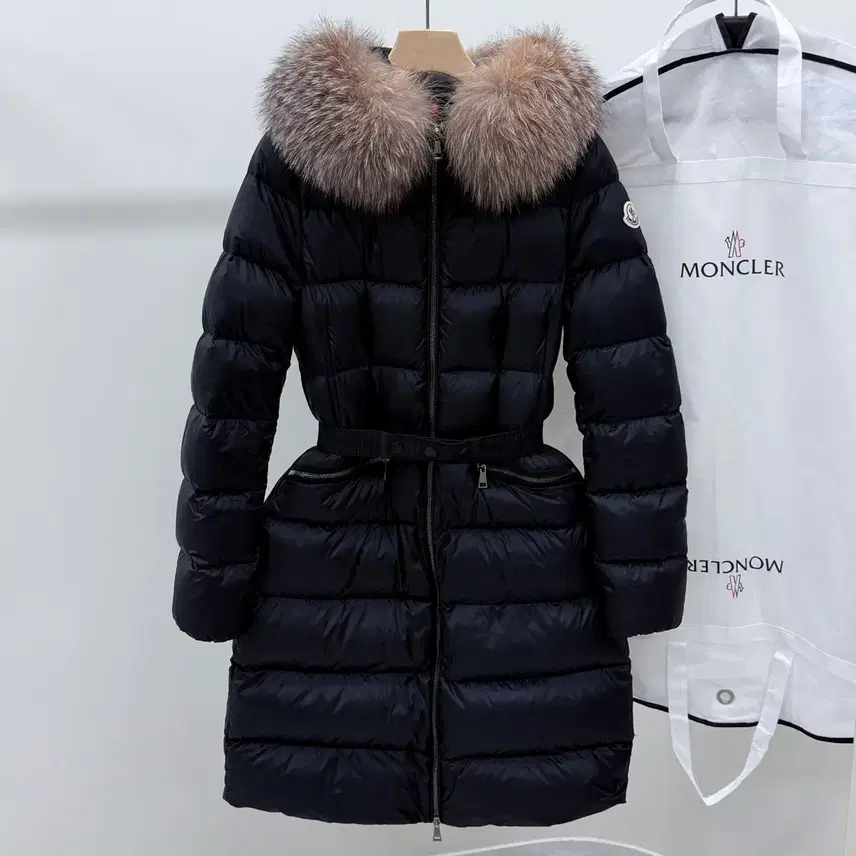 몽클레르 [S+급/0] 몽클레어 보에딕 폭스퍼 여성 롱패딩 블랙 사진 1