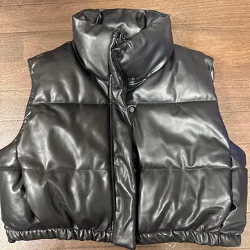 ZARA 블랙 레더풍 다운 베스트 L 사이즈