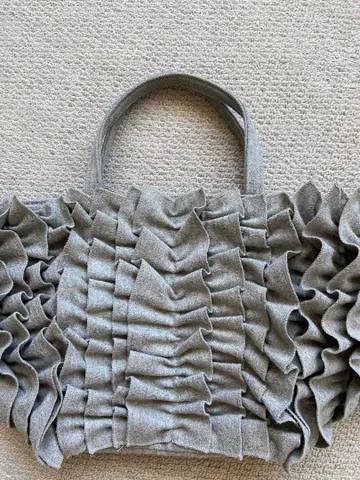 새상품급 DRES 프릴 백