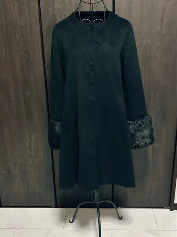 노카라 코트 블랙 M 사이즈 소매 퍼 포함