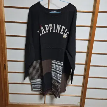 HAPPINESS 자수 긴팔 T셔츠