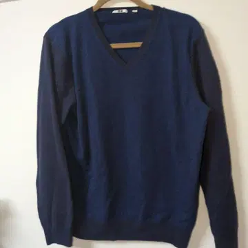 UNIQLO 네이비 투톤 V넥 캐시미어 스웨터 XL