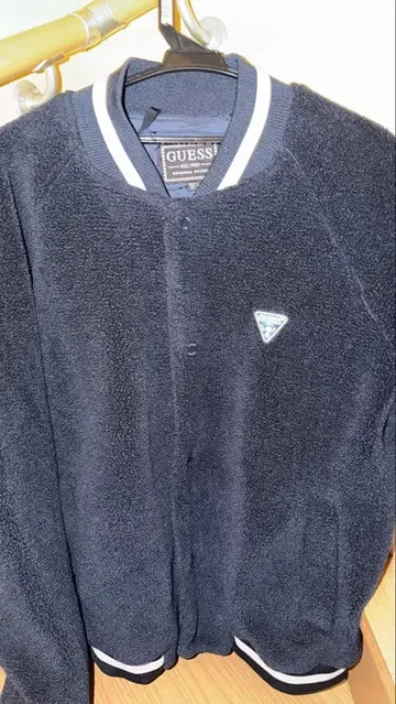 GUESS 보아 바시티 자켓 블랙 화이트 로고 블루종