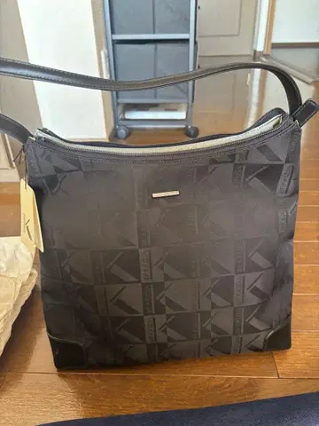 블랙 나일론 숄더백