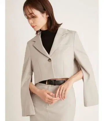 Sustainable 백 플레어 숏 자켓 정가 19000엔