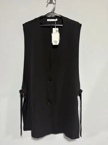 새상품 슬리브리스 블랙 베스트 Ikka