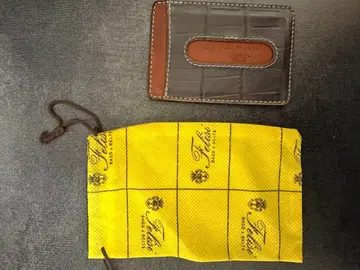 Felisi 크로커다일 패턴 패스 케이스