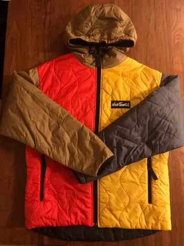 와일드 띵스 플리마켓 클레이지 패턴 x 블랙 L