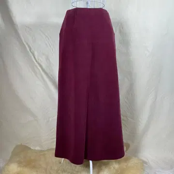 미착용 일본제 버건디 플레어 스커트