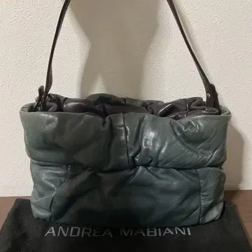 개점 세일 인기 새상품급 안드레아 마비아니 가죽 쉬폰 핸드백