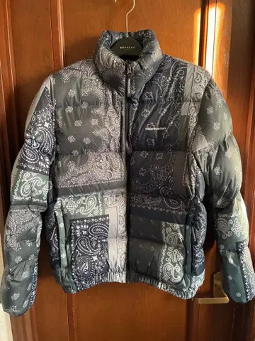 thisisneverthat 반다나 패턴 다운 자켓