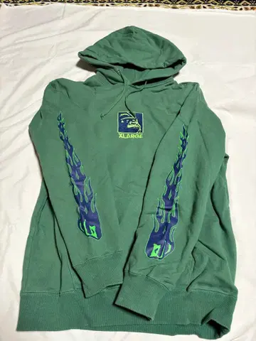 XLARGE 그린 프레임 패턴 후드티