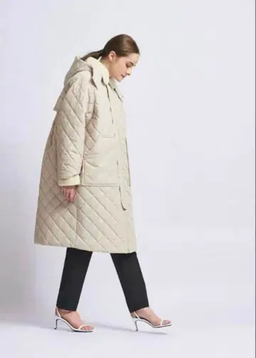 yori 베이지 퀼팅 롱 코트 free
