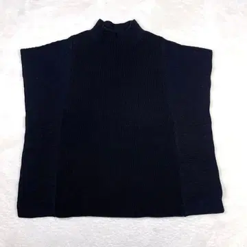 완판템 CFCL PORTRAIT CREASE TOP 블랙 니트