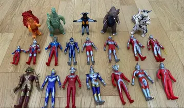 울트라맨 소프트 비닐 세트 18체