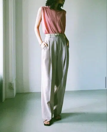 스타일 믹서 핑크 그레이 투 턱 라이트 슬랙스 (새상품급)