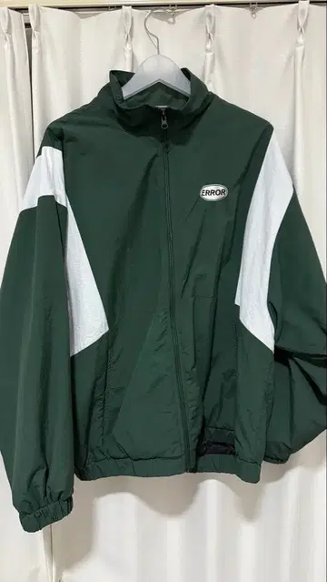 ATTITUDE MAKES STYLE 나일론 자켓