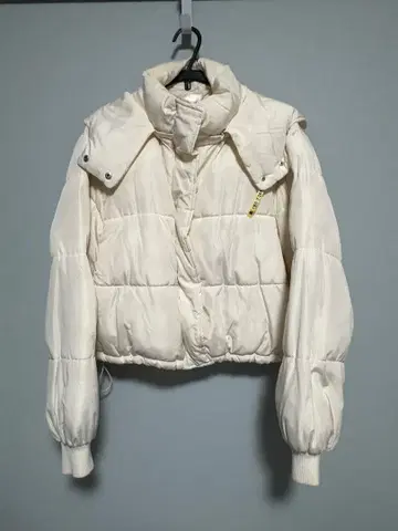 올리브 데 올리브 화이트 숏 기장 다운 자켓