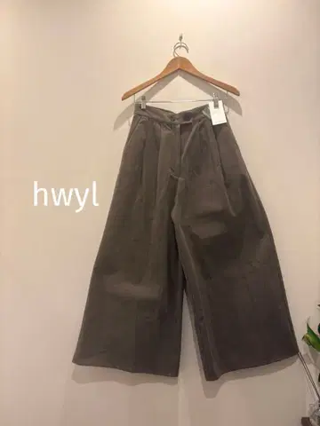 미사용 새상품 hwyl 코튼 턱 와이드 팬츠 플레어 카키