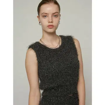 EMODA 블랙 슬리브리스 상의