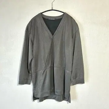 ISSEY MIYAKE MEN 버튼 포함 V넥 긴팔 티셔츠