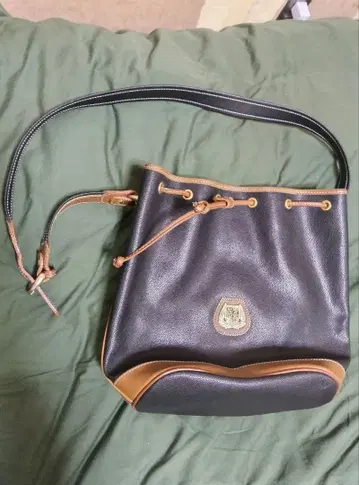 [12월까지] Lancel 숄더백 블랙과 브라운