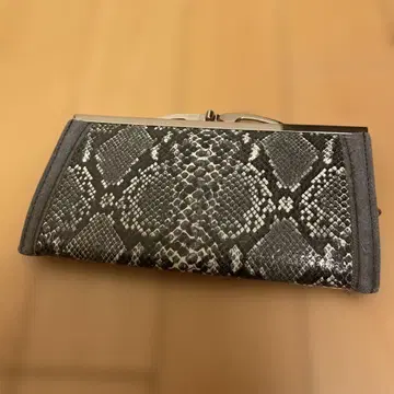 뱀 무늬 장지갑 지갑