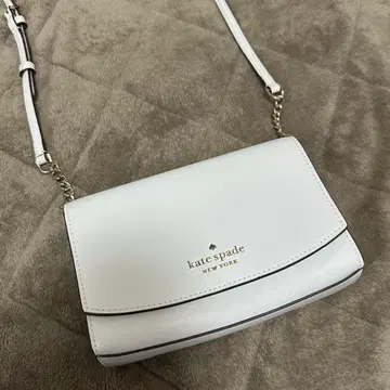 케이트 스페이드 숄더백 화이트