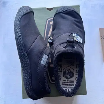 새상품 KEEN 블랙 슬립온