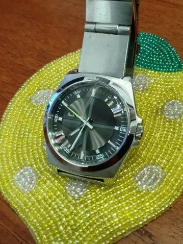 작동 양호 새상품급 폴 스미스 손목시계 클로즈드 아이즈