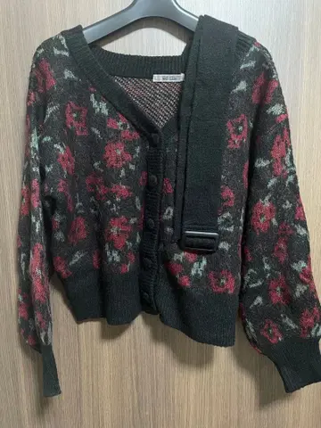 가디건 NICE CLAUP