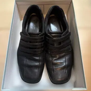 ECCO 24EEE 블랙 가죽 벨크로 테이프