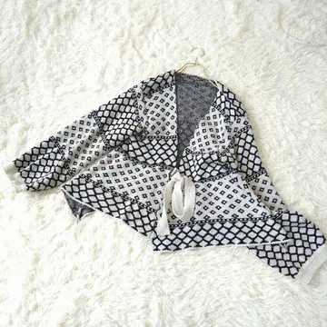기하학 패턴 니트 가디건 L 사이즈 블랙 화이트 겉옷 아우터