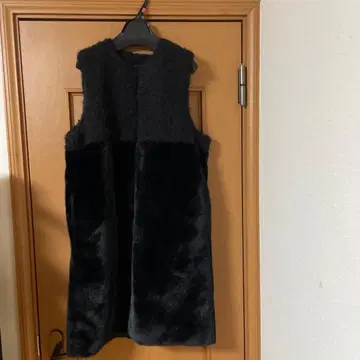 블랙 퍼 롱 베스트