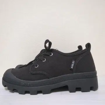 새상품 AIGLE 23cm 스니커즈