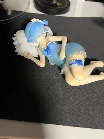 렘 피규어 2개 판화