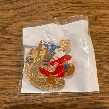 GODIVA 미키마우스 핀 배지 판타지아