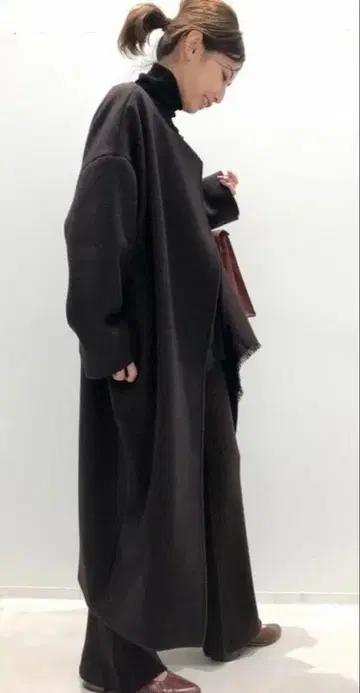 오버사이즈 램 코트 브라운