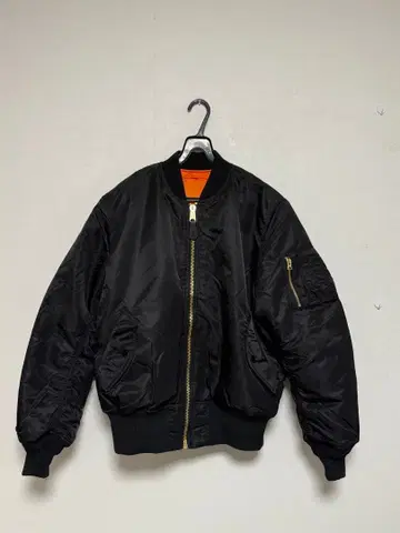 ALPHA INDUSTRIES MA-1 플라이트 자켓