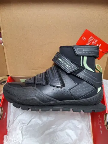 Pendhio Sock Jet Black / Green USA 9