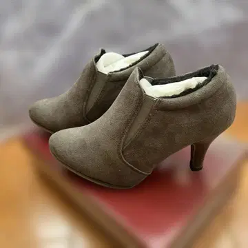 미사용 새상품 SHUGAR SHUGAR 인퍼 앵클 부티 L 사이즈