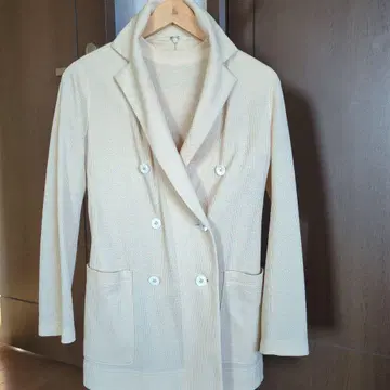 JUNKO SHIMADA 더블 브레스트 자켓과 반팔 니트와 스커트 9호