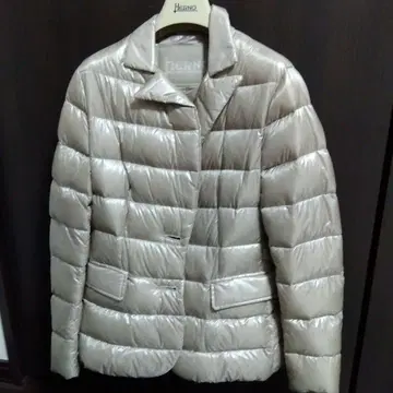 Herno 베이지 다운 자켓