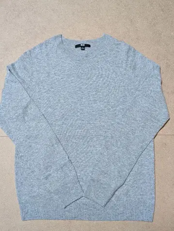 [ UNIQLO ] 캐시미어 새상품급 그레이 크루넥 니트 스웨터