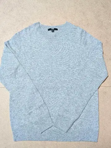 [ UNIQLO ] 캐시미어 새상품급 그레이 크루넥 니트 스웨터