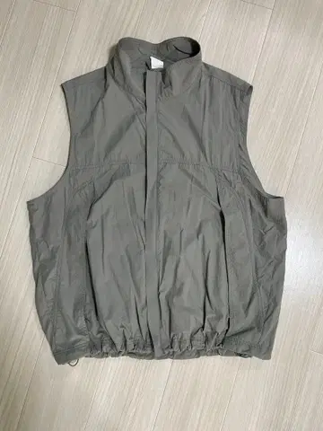 FREAK'S STORE 카키 나일론 베스트