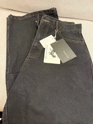 다크 그레이 스트레이트 데님