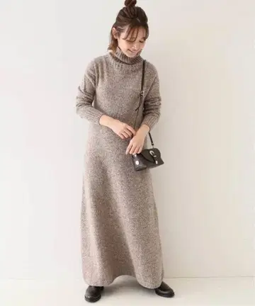 슬로브 이에나 터틀 플레어 니트 원피스