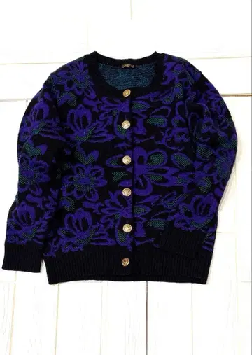 빈티지 꽃무늬 가디건 입체감 있는 니트 레트로 귀여움 FREE 골드 버튼