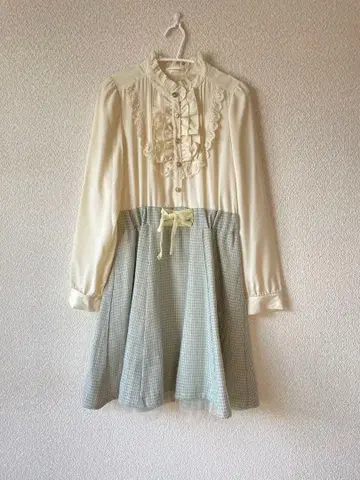 axes femme 이소재 도킹 원피스 M